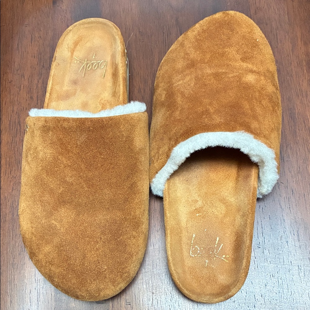 beek Women's Chestnut Suede Slip-On Shearling Lined Slippers